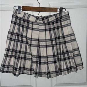 Full tilt brand - white and black skirt